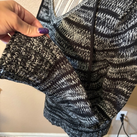 Ashley By 26 International Black and Gray V-Neck Sweater - Picture 9 of 14